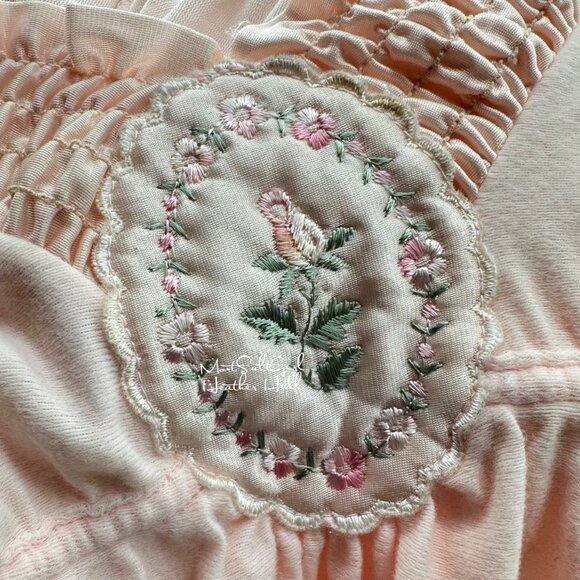 Vintage JC Penney Pink Nightgown w/ Ruffle Trim & Floral Appliqué Union Made - Picture 7 of 8